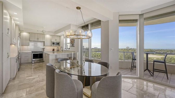 Chandelier, Dining room, Interior, Kitchen, Pendant Lights, Recessed Lighting, Stainless Steel Appliances