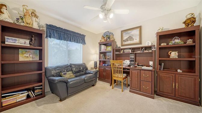 Home Office, Interior