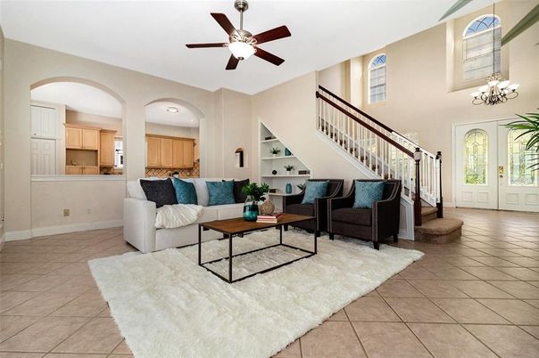 Chandelier, Interior, Living room