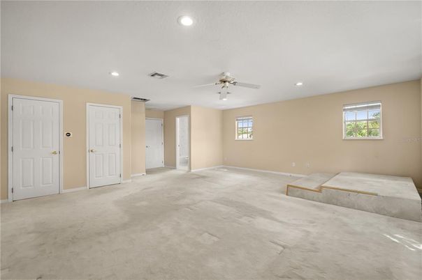Empty room, Interior, Recessed Lighting