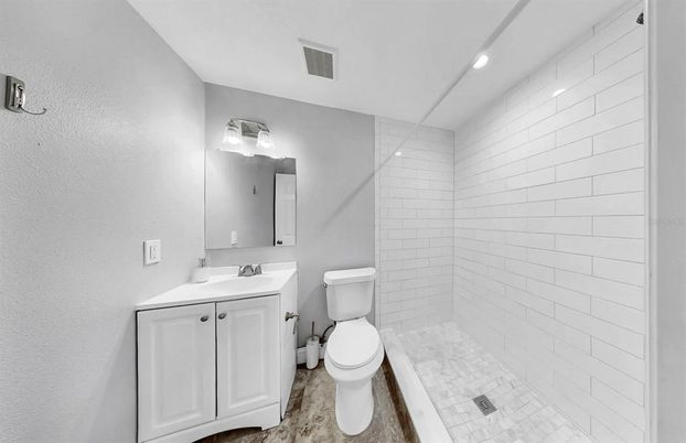 Bathroom, Interior, Recessed Lighting