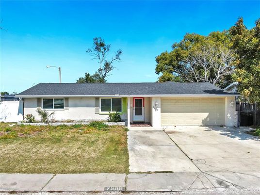 Attached, Exterior, Facade, Ranch
