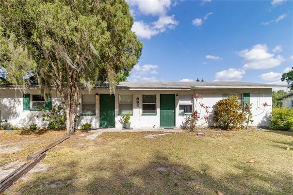 Backyard, Exterior, Facade, Ranch