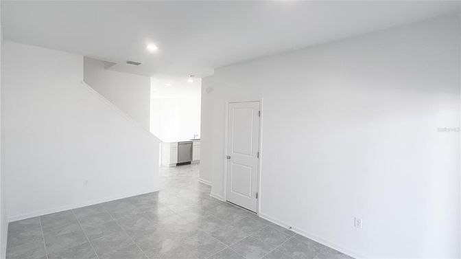 Empty room, Interior, Recessed Lighting