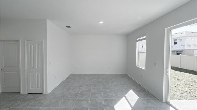 Empty room, Interior, Recessed Lighting