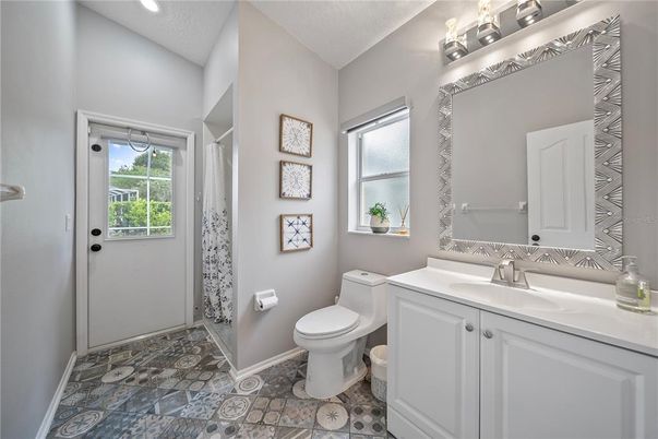 Bathroom, Interior, Recessed Lighting