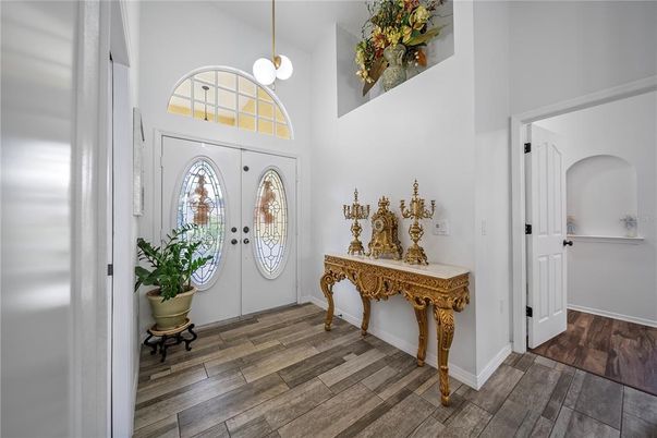 Interior, Pendant Lights, Wood Texture Flooring