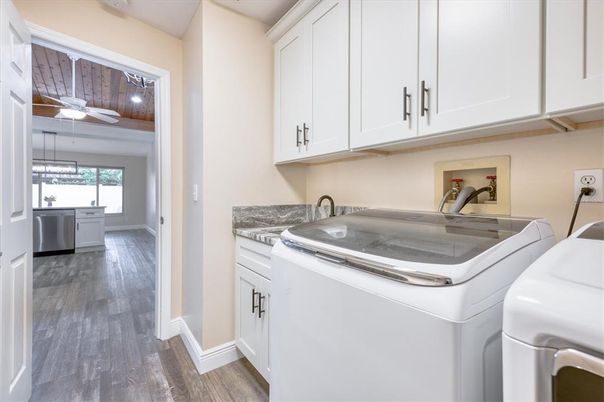 Interior, Kitchen, Washer, Wood Texture Flooring