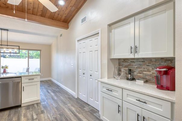 Dining room, Interior, Kitchen, Pendant Lights, Recessed Lighting, Stainless Steel Appliances, Wooden Beams, Wooden Ceilings, Wood Texture Flooring