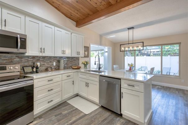 Dining room, Interior, Kitchen, Pendant Lights, Stainless Steel Appliances, Stone Walls, Wooden Beams, Wooden Ceilings, Wood Texture Flooring