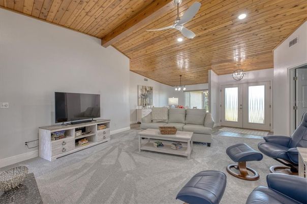 Interior, Living room, Pendant Lights, Recessed Lighting, Wooden Beams, Wooden Ceilings