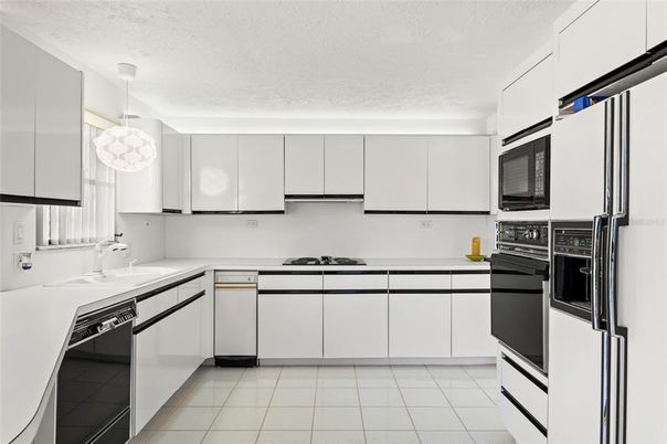 Interior, Kitchen, Pendant Lights, Stainless Steel Appliances