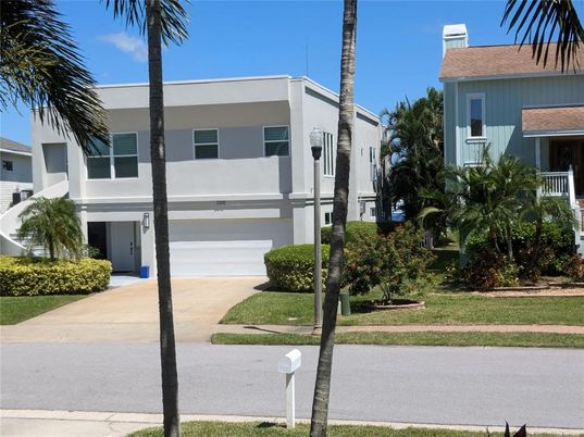 Attached, Exterior, Facade, Modern