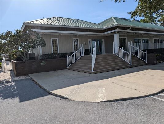 Exterior, Facade, Ranch