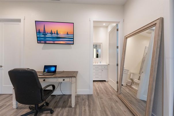 Home Office, Interior, Recessed Lighting, Wood Texture Flooring