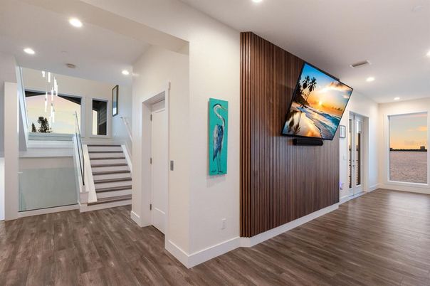 Interior, Recessed Lighting, Water, Wood Texture Flooring