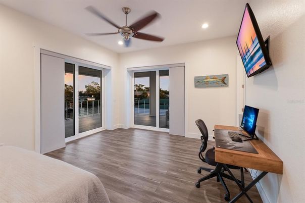 Home Office, Interior, Recessed Lighting, Wood Texture Flooring