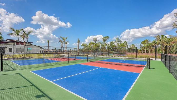 Exterior, Tennis Courts