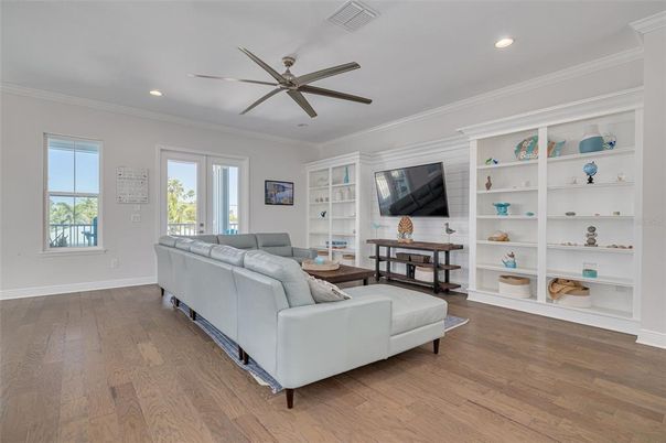 Interior, Living room, Recessed Lighting, Wood Texture Flooring