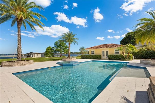 Exterior, Pool