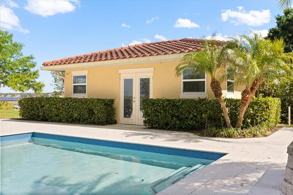 Exterior, Pool