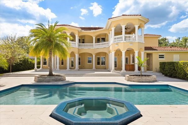 Exterior, Pool