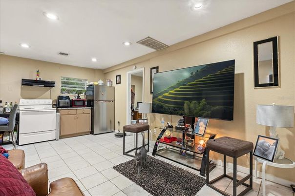 Interior, Kitchen, Recessed Lighting, Washer