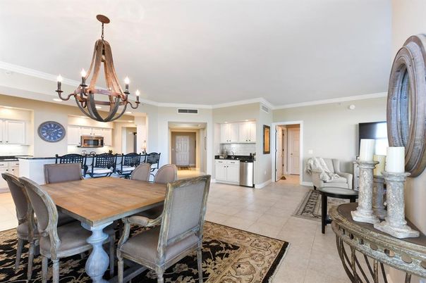 Chandelier, Dining room, Interior, Kitchen
