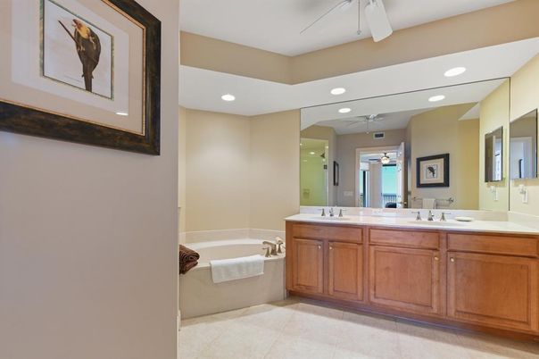 Bathroom, Dual Sink Vanities, Interior, Recessed Lighting
