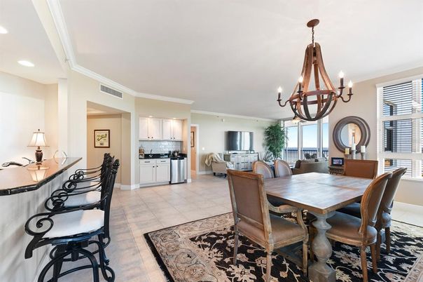 Chandelier, Dining room, Interior, Kitchen, Recessed Lighting