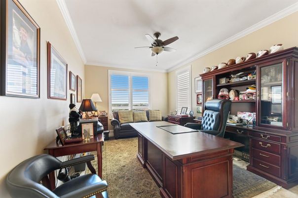 Home Office, Interior