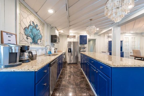 Chandelier, Interior, Kitchen, Recessed Lighting, Stainless Steel Appliances