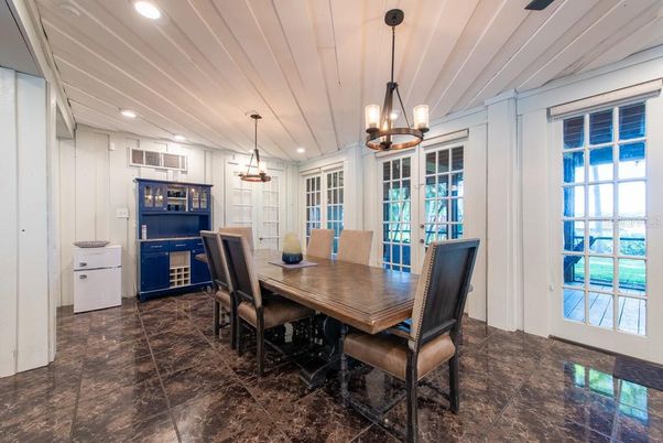 Dining room, Interior, Pendant Lights, Recessed Lighting