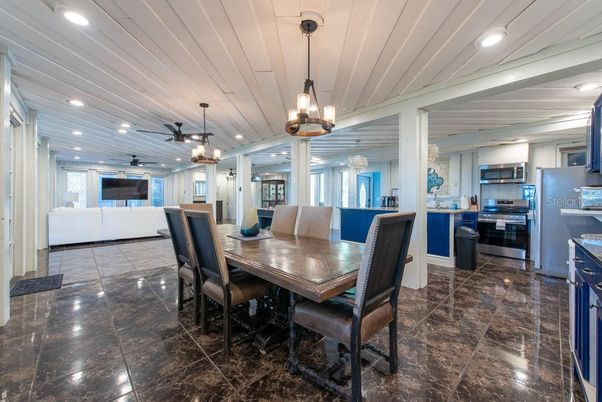 Dining room, Interior, Kitchen, Living room, Pendant Lights, Recessed Lighting, Stainless Steel Appliances