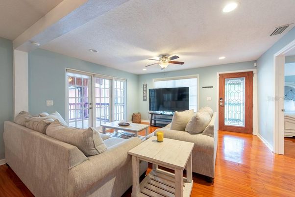 Interior, Living room, Recessed Lighting, Wood Texture Flooring