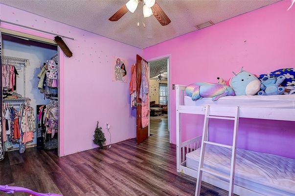 Bedroom, Interior, Walk-in Closets, Wood Texture Flooring