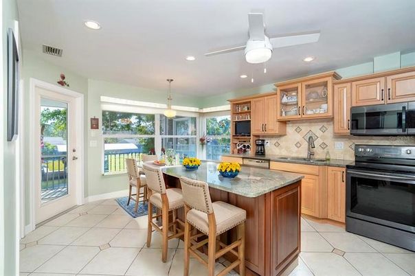 Dining room, Interior, Kitchen, Pendant Lights, Recessed Lighting