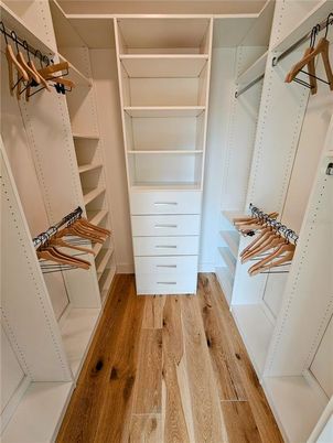 Interior, Walk-in Closets, Wood Texture Flooring