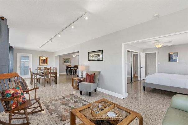 Dining room, Interior