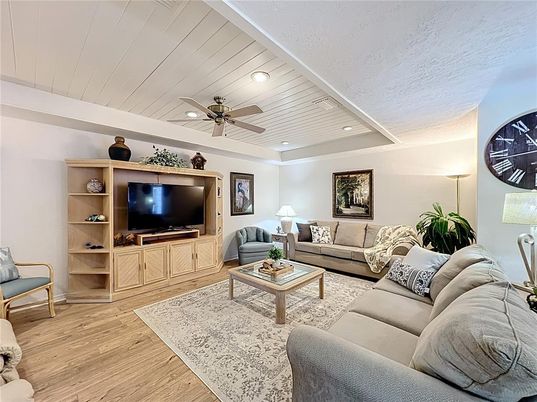 Interior, Living room, Recessed Lighting, Wood Texture Flooring