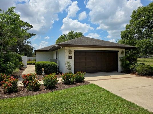 Attached, Exterior, Facade, Ranch