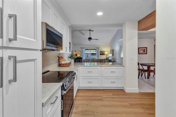 Dining room, Interior, Kitchen, Recessed Lighting, Wood Texture Flooring