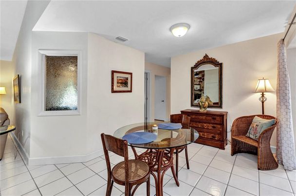 Dining room, Interior