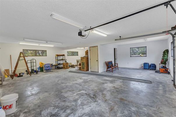 Garage, Interior