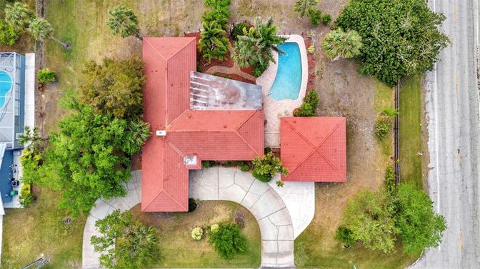 Exterior, Drone