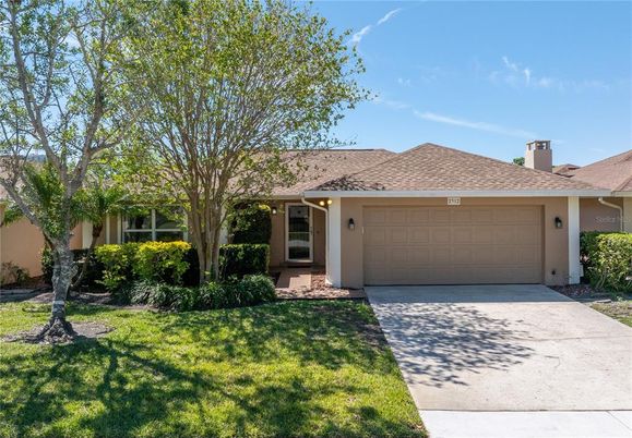 Attached, Exterior, Facade, Ranch