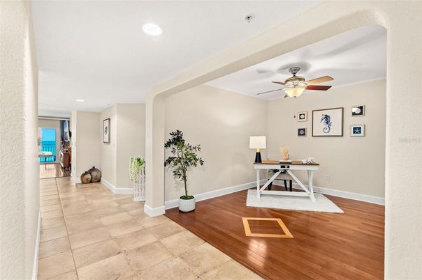 Home Office, Interior, Recessed Lighting, Wood Texture Flooring
