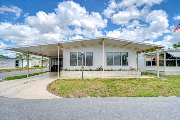 Backyard, Exterior, Facade, Ranch
