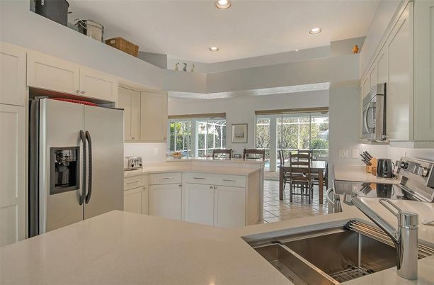Dining room, Interior, Kitchen, Recessed Lighting, Stainless Steel Appliances