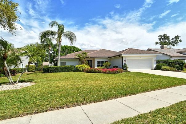 Attached, Backyard, Exterior, Facade, Ranch